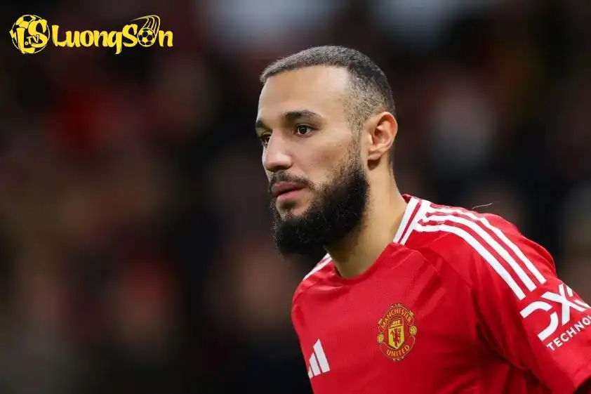 Sự trở lại của Mazraoui là rất quan trọng với đoàn quân của HLV Ruben Amorim (Ảnh: SkySport) Sự trở lại của Mazraoui là rất quan trọng với đoàn quân của HLV Ruben Amorim